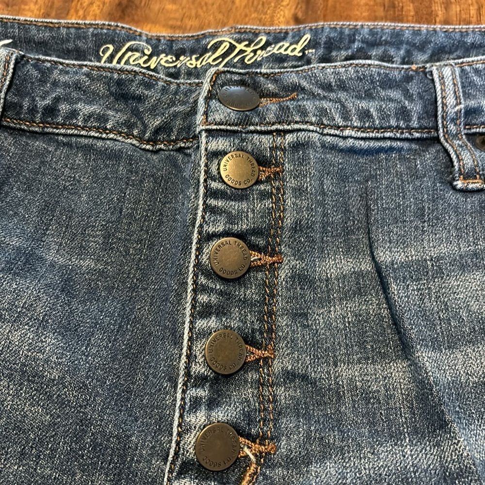 Universal Thread Hi Rise Vintage Shortie Button Front Size 18 - Picture 2 of 8
